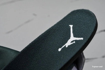 Hyperoad “Oxidized Air Green” Jordan 4 0813